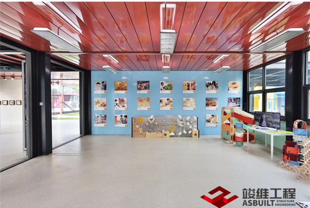 Sala de exposiciones prefabricada, edificio de sala de exposiciones ensamblado por módulos de contenedor plano